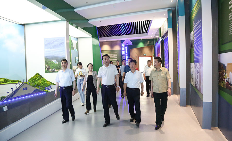 202406261719379776404198.jpg 14-2021年6月,時任省委常委、省委統戰部部長馬廷禮蒞臨金徽股份調研。.jpg