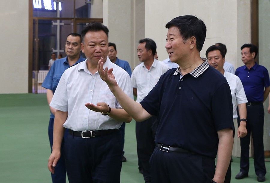 202406261719379911794224.jpg 22-2018年6月,省人大常委會黨組書記、副主任王璽玉蒞臨金徽股份視察。.jpg